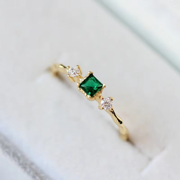 Eros Emerald Green Size Adjustable Ring